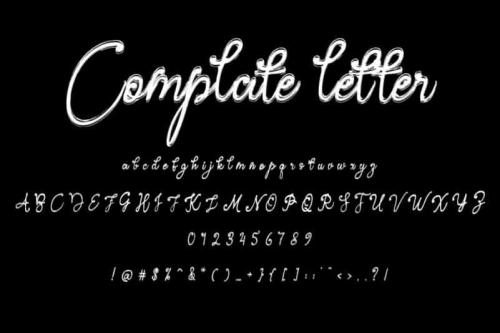 Ringed Love Handwritten Font 3
