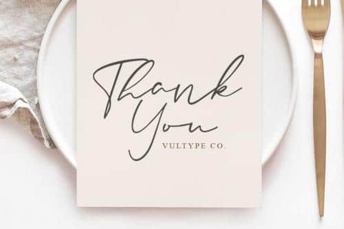 Batisde Thin Handwritten Font