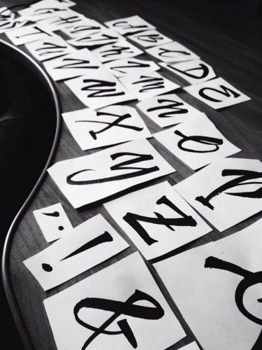 Handletter Font