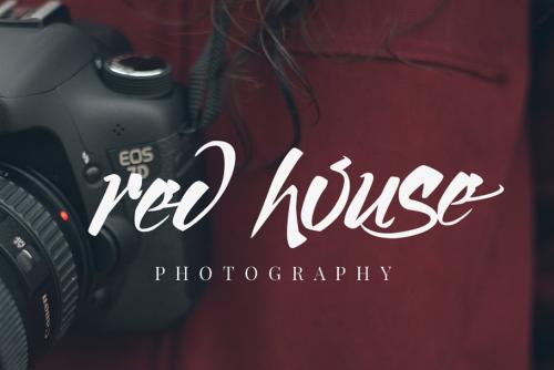 Lucky Dream Script Font