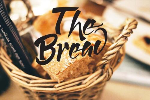 Lucky Dream Script Font
