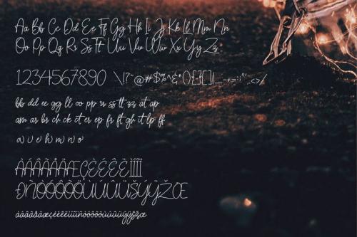 Sarantta Handwritten Script Font